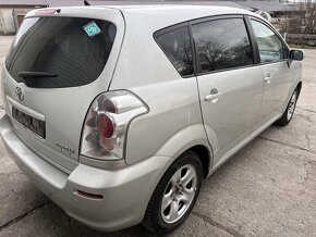 Rozpredám Toyota Corolla Verso 1,8benzin - 2