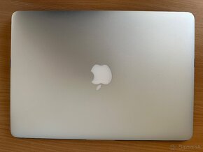 Apple MacBook Air 13-Inch, Procesor i5 1,6 GH - 2