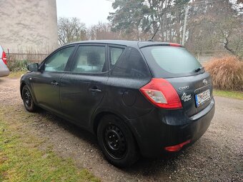 Kia Ceed 1.6 CRDi 85kw model 2011 plne pojazdná - 2