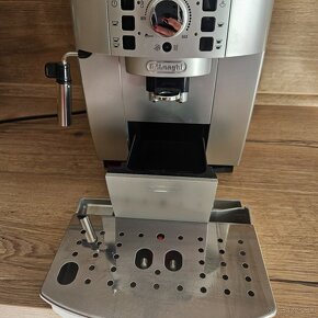 Kavovar delonghi - 2