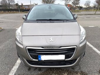 PEUGEOT 5008 1,6 L 84kW - 2