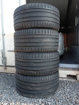 Letné pneumatiky  295/35R21 Letné pneu Nokian - 2