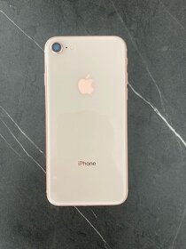 iPhone 8 64GB - 2