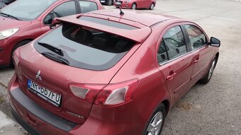 Mitsubishi Lancer 1,8L benzin na predaj (poskodeny motor) - 2