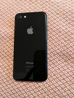 iPhone 8 64gb cierny - 2