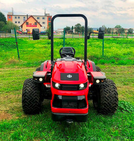 Malotraktor AGT 1060-SVAHOVÝ SPECIÁL, otoč. pracoviště, 56HP - 2