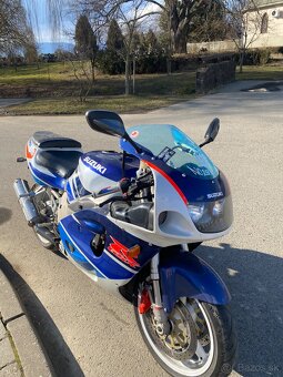 Predám Suzuki gsxr 750 srad - 2