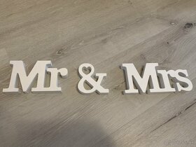 Nápis drevený Mr & Mrs - 2