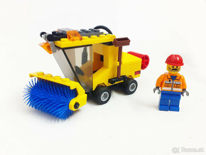 LEGO 7242 - Street Sweeper - 2