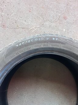 245/45 R18 - 2