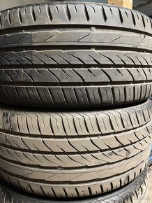 Pneu 215/40 r17 - 2