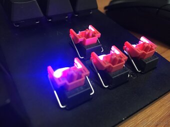 Predám Razer Huntsman v2 optical TKL red - 2