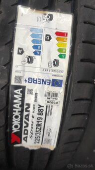 Yokohama 225/35r19 letné - 2