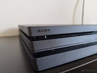 Herná konzola SONY PlayStation 4 PRO, 1TB, 3 ovládače - 2