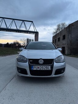 Volkswagen Golf V 2.0tdi 103kw - 2