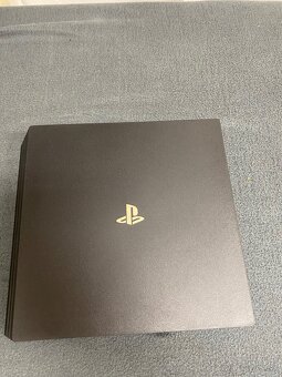 Playstation 4 PRO 1TB - 2