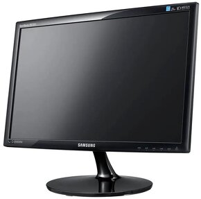 PC Lenovo ThinkCentre s monitorom - 2