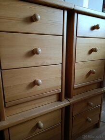 Masívny drevený nočný stolík, šuflíky (výborný stav) - 2