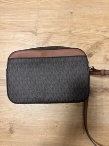 Michael Kors crossbody kabelka - 2