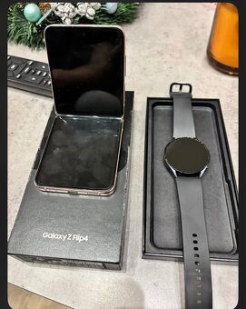 Samsung Galaxy Z-Flip 4 + Galaxy watch6 - 2