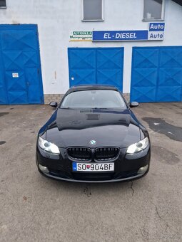 BMW e92 320i coupe manuál - 2