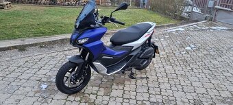 Aprilia sr gt 125 - 2