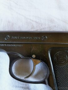 Pištoľ CZ vz.45, kaliber 6,35mm Browning . - 2