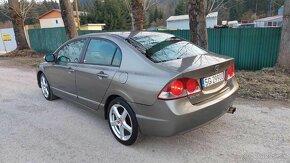 Na diely Honda Civic VIII 8 g sedan 1.8 104kw R18 2007 - 2