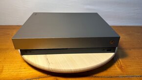 Xbox one X 1Tb disk - 2