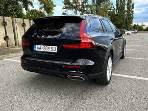 Volvo V60 CC CROSS COUNTRY PRO D4 AWD A/T 2.0l 140KW - 2