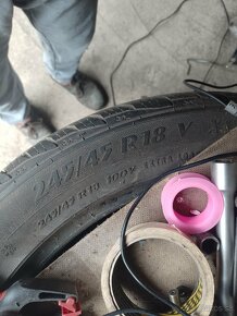 Predam pneumatiky 245/45r18 - 2