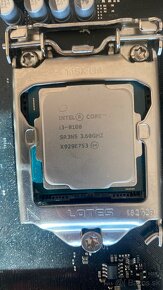 Intel i3 8300 - 2