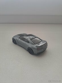 Hot Wheels Nissan GTR - 2