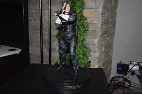 Resident Evil Leon Kennedy Figurka - 2