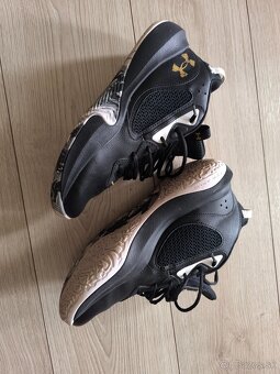 Under Armour 42 - 2