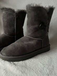 UGG Snehule W Bailey Button II 1016226 Sivá. - 2