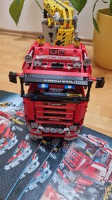 Lego 8258 Crane Truck - 2