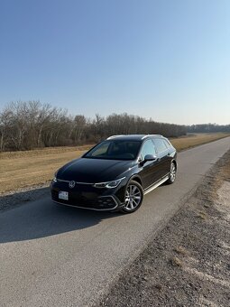 Volkwagen Golf Alltrack 2.0TDI 4MOTION DSG Matrix Pano - 2