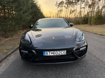 Porsche Panamera TURBO - 2