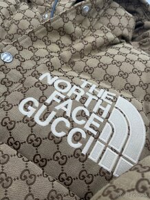 Predám luxusnú zimnú bundu The North FACE Gucci Oversize - 2