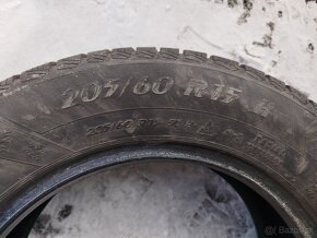 Pneu 205/60 r15 - 2