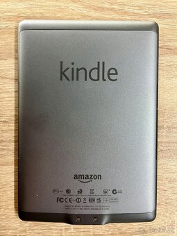 Predám Amazon Kindle D01100 WiFi - 2