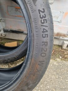 Letné pneu continental 235/45 r20 - 2