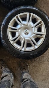 Predám kolesa, plechace  205/60 R16, z opel crossland x - 2