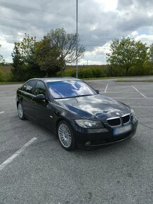 BMW E90 320D - 2