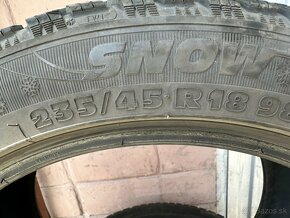 Zimne pneumatiky 235/45 R18 - 2