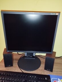 Monitor + komponenty k PC - 2