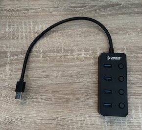 Orico USB-A Hub 4× USB 3.0 s vypínačom - 2