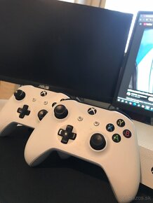 XBOX ONE S 1TB - 2krát + hry - 2