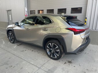 Lexus UX 250H Business Edition - 2